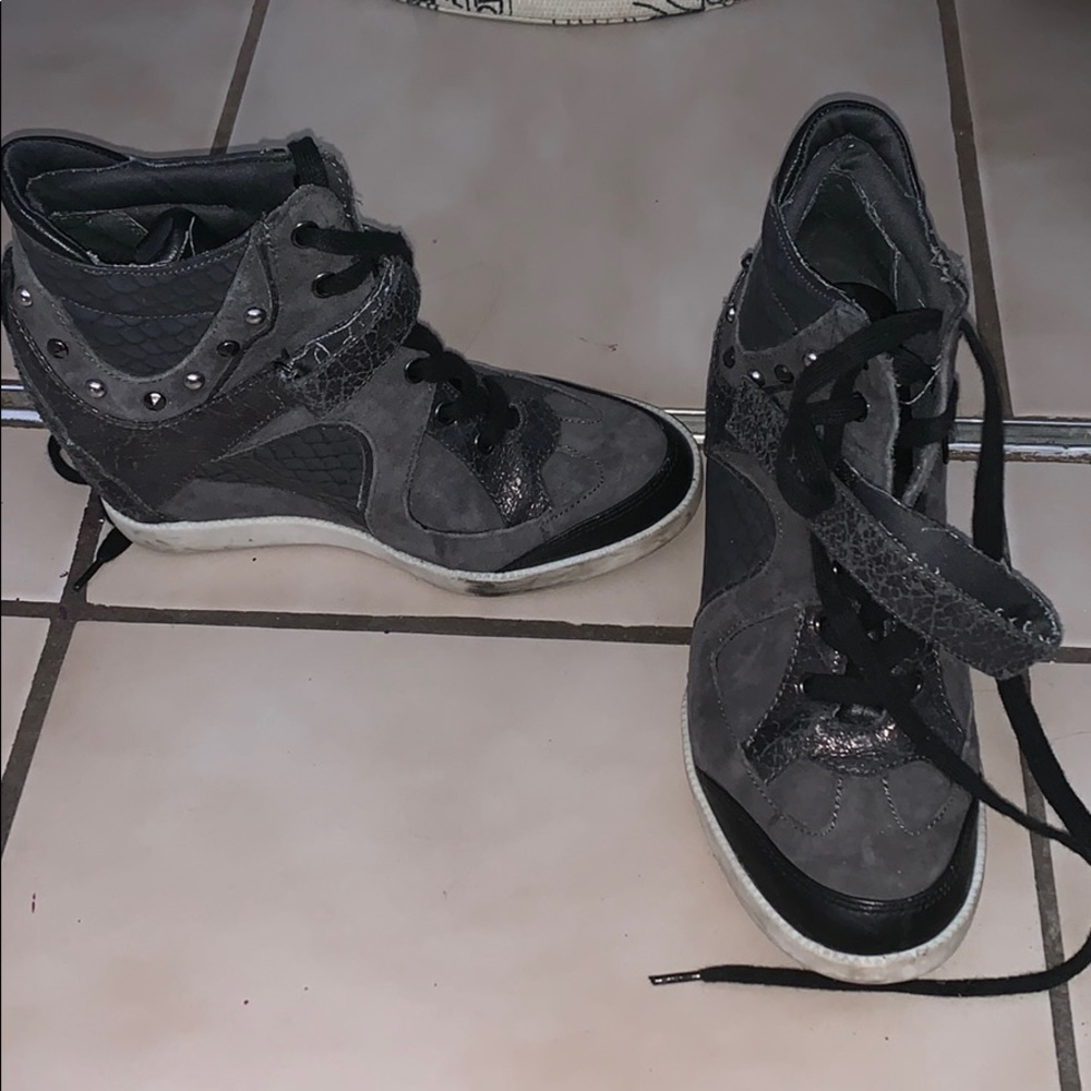 Guess boots